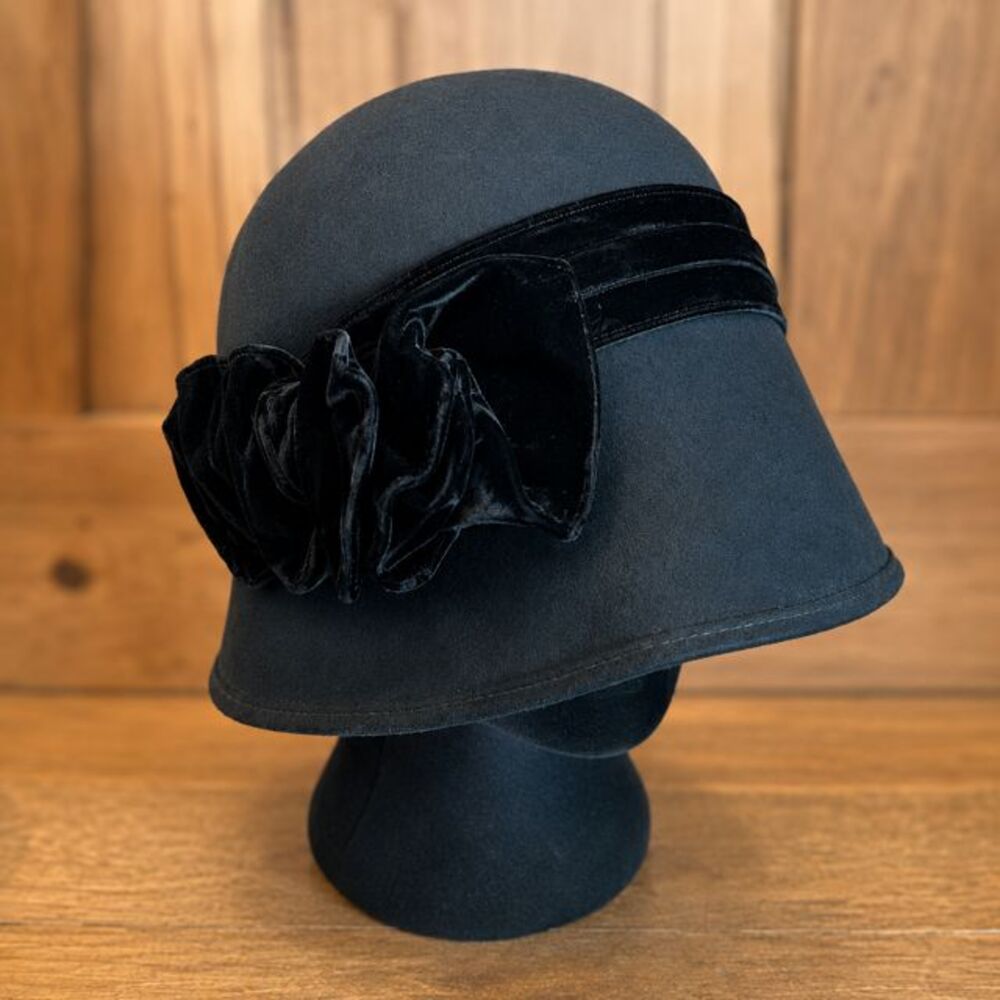 Toucan Wool Felt Cloche Hat Black Velvet Flower Vintage Style Romantic